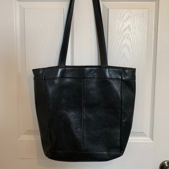 Queros Volare Group Black Shoulder Bag - Picture 4 of 7